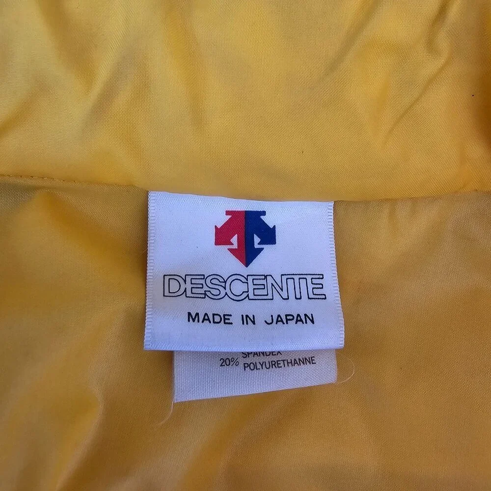 Descente Yellow & Black Cycling Jacket Mens Lightweight, Size Medium Run Small
